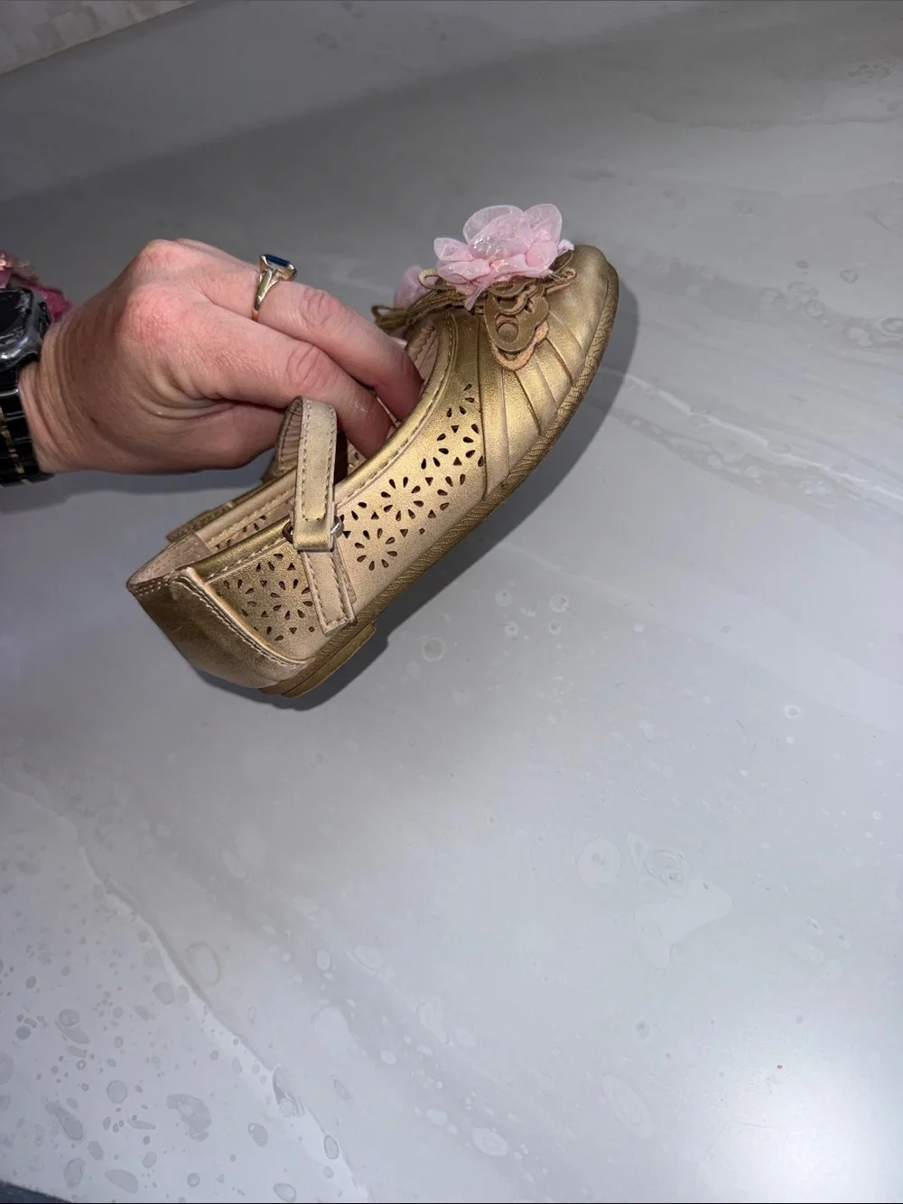 Link Metallic Gold Mary Jane Shoes with Pink Flower